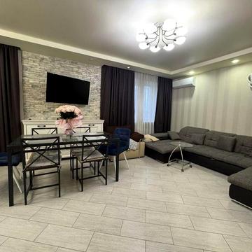 Квартира трикімнатна  з ремонтом, Буча центр. Єоселя, Сертифікат +