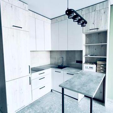 Продаж 1 кімнатноі квартири студіі , вул Чорновола .