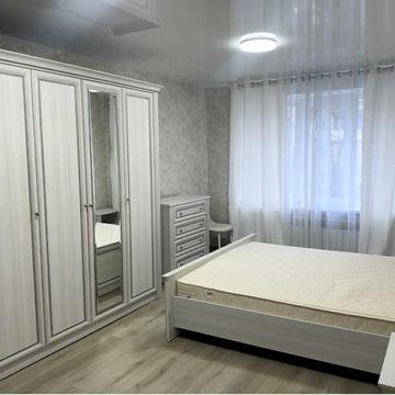 Продам 1 комнатную вартиру Днепр  жилмассив Северный !