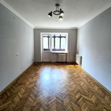 Продається 1км квартира Проспект Незалежності.