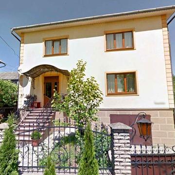 Будинок по вул. Подільській (Роша, р-н вул. Горіховської)