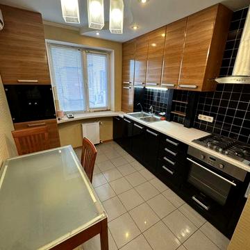 Продам Трехкомнатную квартиру с Автономным отоплением прос.Гагарина.