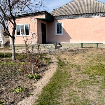 Продам 1/2 будинку 49 кв. в затишному місці