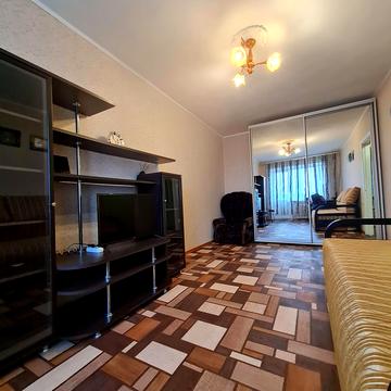 Будівельників вул., 14