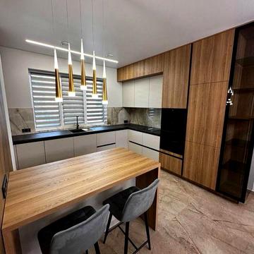 Оренда 3 кім котеджу з дизайнерським ремонтом.