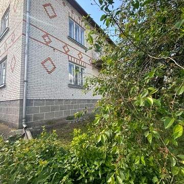 Продаж будинку біля міста