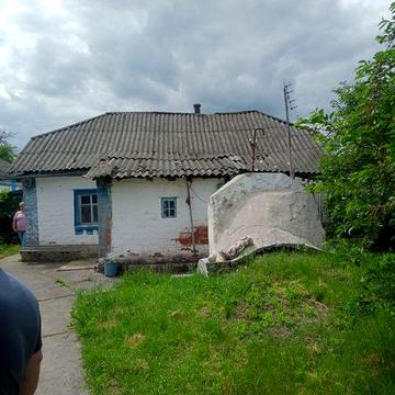 Продам будинок і земельну ділянку 26 сот