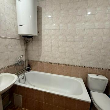 Червона вул., 22