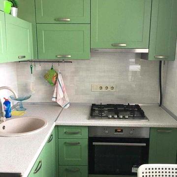 Оренда 2-к. кв. вул. Константинівська 43.  Пішки 8 хв. до метро