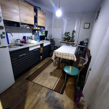 Продам квартиру на площі