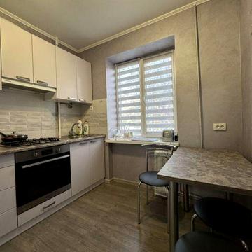 Срочно! Сдам 2х комнатную Победа 5