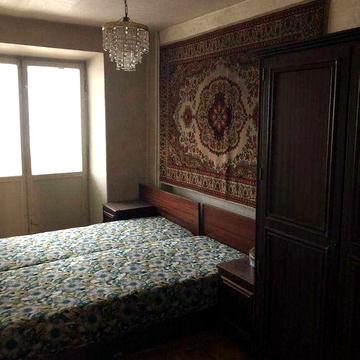 Срочно !!! Продам четырехкомнатную квартиру на Правом берегу