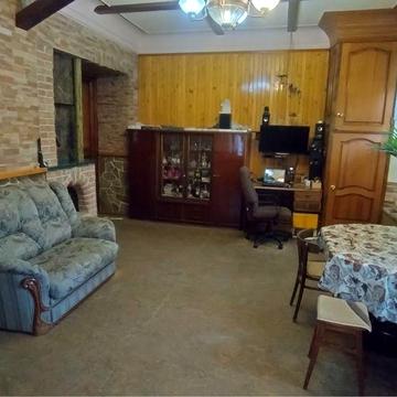 Продається 2 кімнатна  квартира в центрі міста