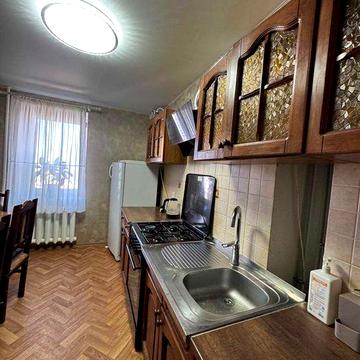 Продам 3 х комнатную Героев Крут.