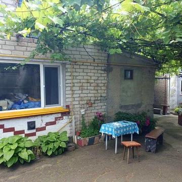 Два дома в одном дворе, Б. Корениха- 18000$