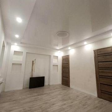 Продається пів будинку