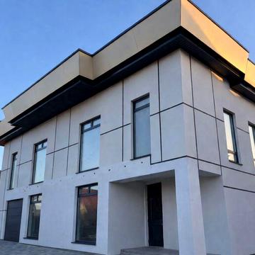 Продається сучасний дуплекс 2025 року.