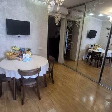 Продам 3-х кімнатну квартиру в центрі міста Коростень
