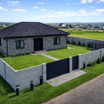 )( Продаж окремого будинку з огородженою територією