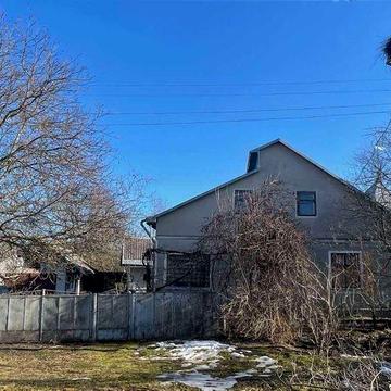 Будинок у с. Сквар’ява: газ, світло та пряма електричка до Львова