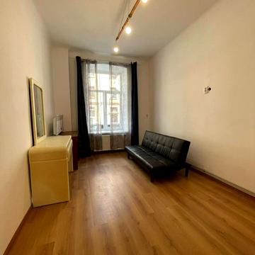 Донецька вул., 10