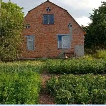 Продам будинок ,с. Мильці,поряд з містом.