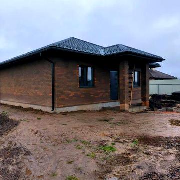 Будинок  Летра   з газом на ділянці