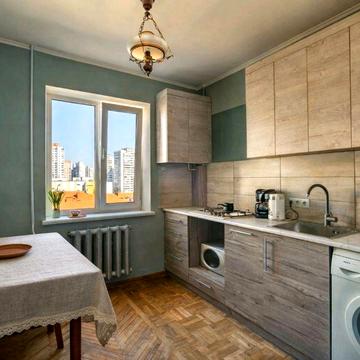 Продается достойная 3 комнатная квартира возле метро Харьковская