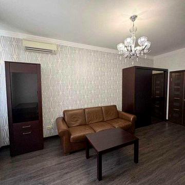 Здається в оренду двокімнатна квартира по вул. Є. Коновальця, 36-В