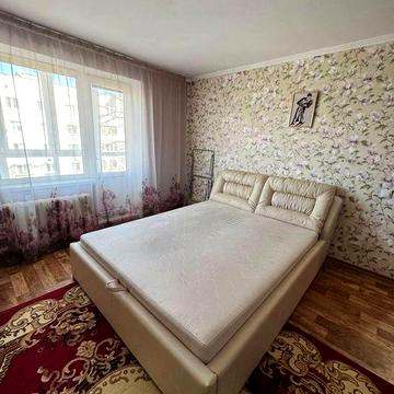 АКТУАЛЬНА! Здам 1 кім. Квартиру панорамні вікна на балконі, вул. М.ЗАЛ