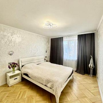 3-х кімнатна квартира вул. Коновальця, центральна частина міста.