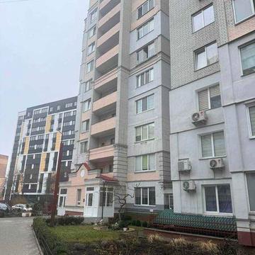 Двокімнатна квартира з газом від власника в центрі міста