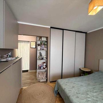 1к квартира з гарним ремонтом у цегл. будинку по вул. Сірка