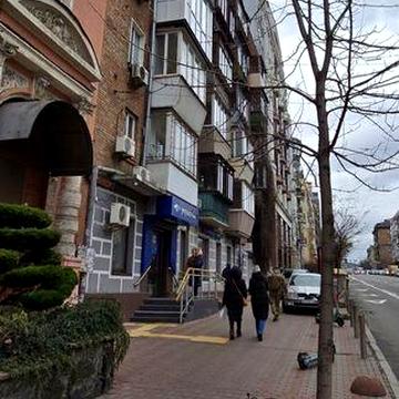 Продаж  Саксаганського  82