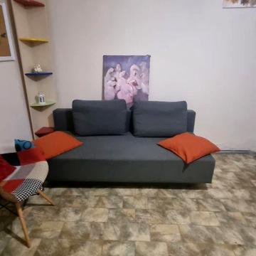 В продаже большая квартира в кирпичном доме.