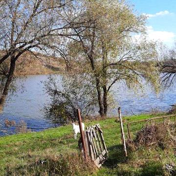 Продаж будинка біля Озера три кімнати 18 соток приватизованої землі