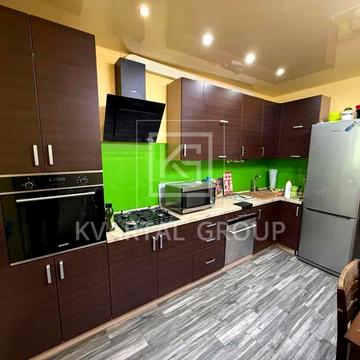 Без комісії. Простора квартира з якісним ремонтом.