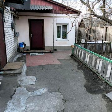 Продам половину будинку на Кобутівці біля "ЛЮЦИНА"