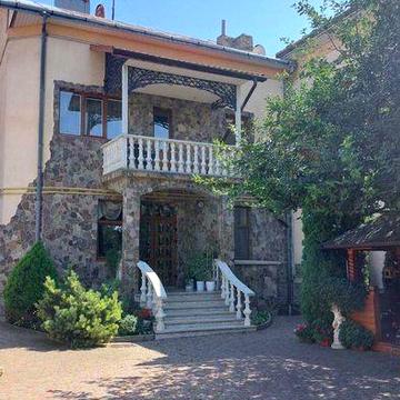 Здається 3 кім квартира (Центр)