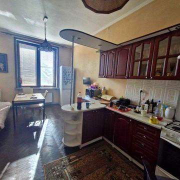 Продаж квартири в центрі на вул. Князя Романа