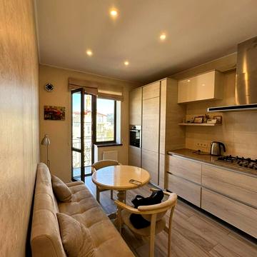 Академіка Ігоря Юхновського вул., 36в