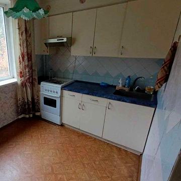 Продається 3-х кімнатна кв. метро Студентська