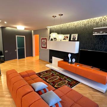 Дмитрівська вул., 69