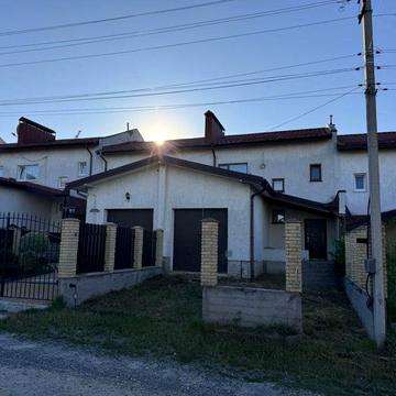 Будинок в закритому масиві. Встановлено теплу підлогу. Торг! 42346