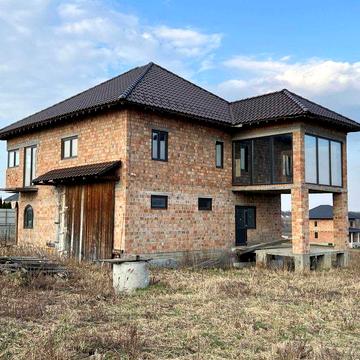 Продаж будинку (з можливістю обміну на квартиру)