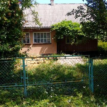 Продається хата в селі Бісковичі