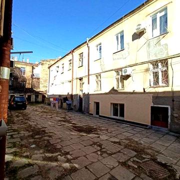 2-кімнатна квартира біля Музкомедії