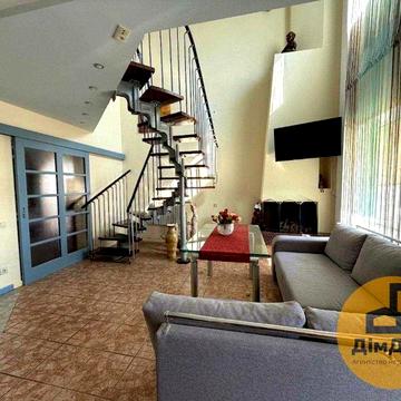 Ексклюзивна 3-кімнатна квартира, Братства Тарасівців 12/37