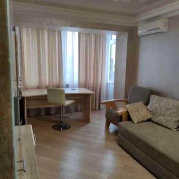 Микільсько-Ботанічна вул., 6/8