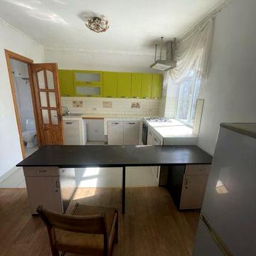 Оренда в будинку незалежного поверху по вул. Нижанківського